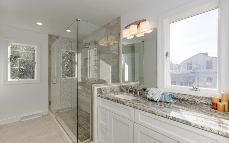 Oceanfront – Glass Shower and sink